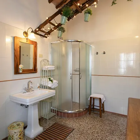 Agriturismo Poggio Salvi Lantgård *