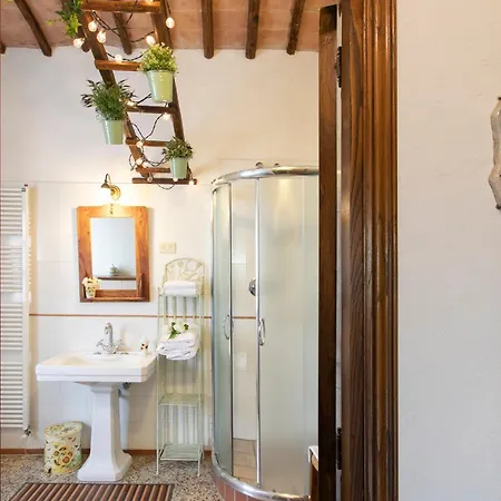 Agriturismo Poggio Salvi Lantgård