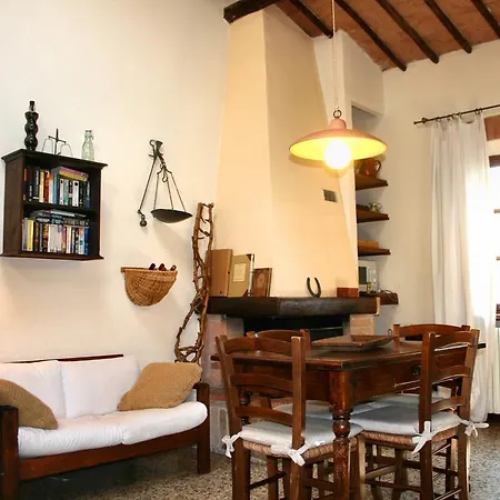 Agriturismo Poggio Salvi Фермерский дом
